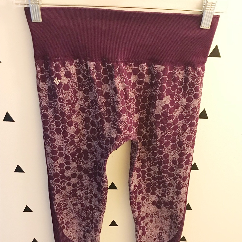 NUX purple leggings